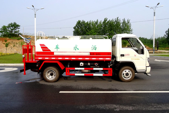 福田3方灑水車