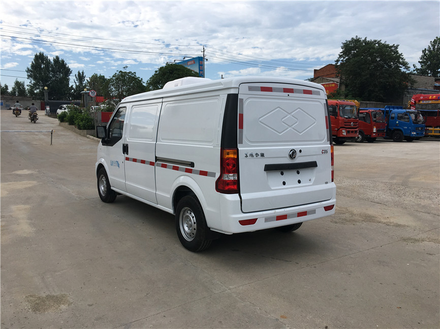 東風(fēng)小康面包冷藏車