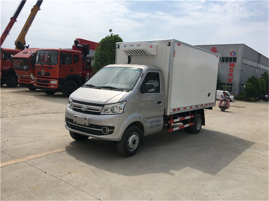 長安跨越王后雙輪 3.35米冷藏車